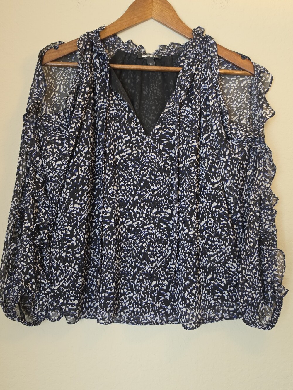 Express Cold Shoulder Blouse Womens XS Navy‎ Blue White Abstract Cocktail Event